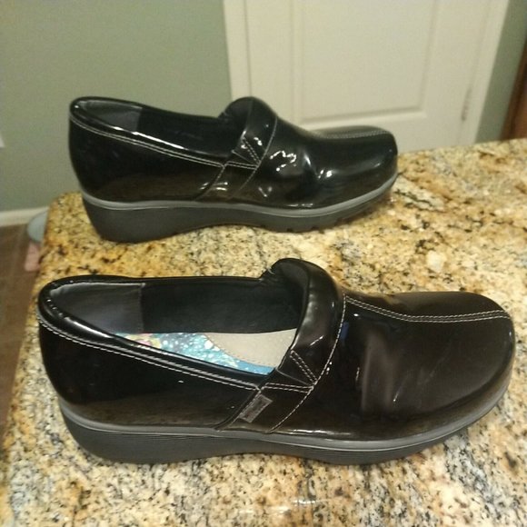 Grey's Anatomy Womens Size 10.5M Patent Black Non Slip Nursing Clogs by Softwalk - Picture 5 of 12